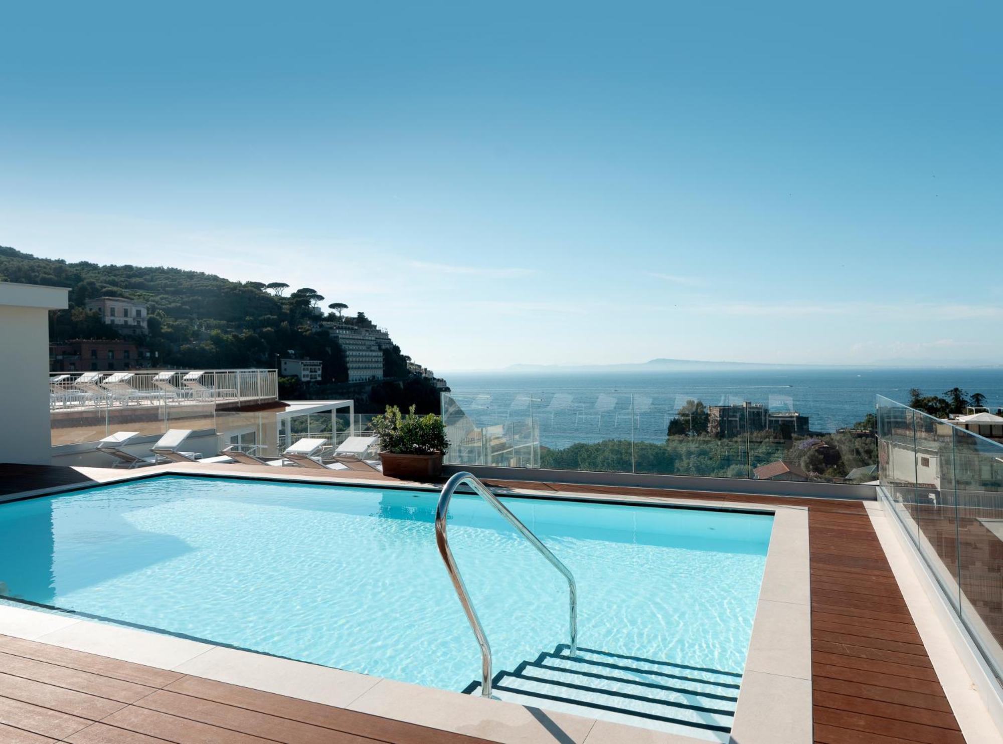 Tirrenia Hotel 3*