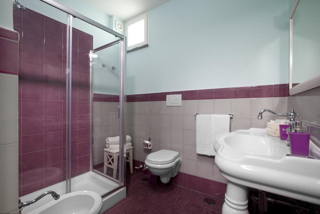 La Casa Dell'orologio - Main Square Guest house 2*