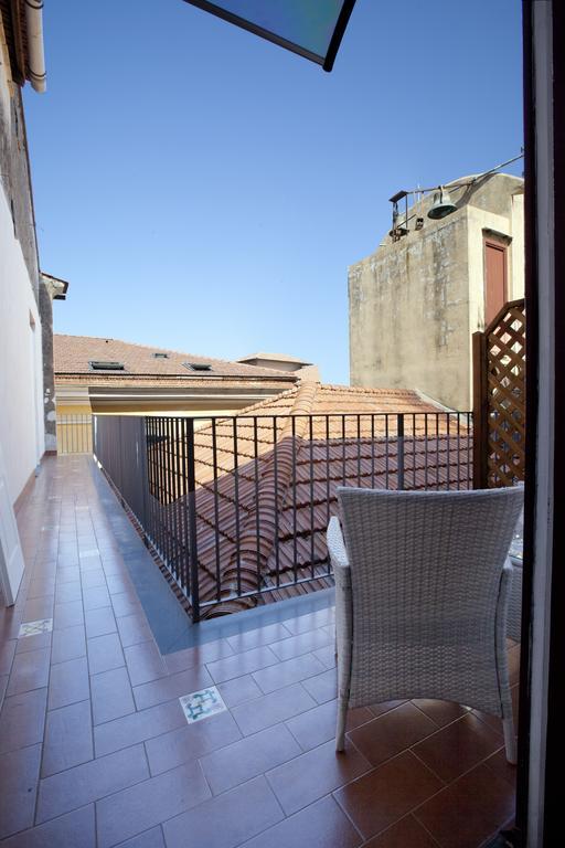 La Casa Dell'orologio - Main Square Guest house