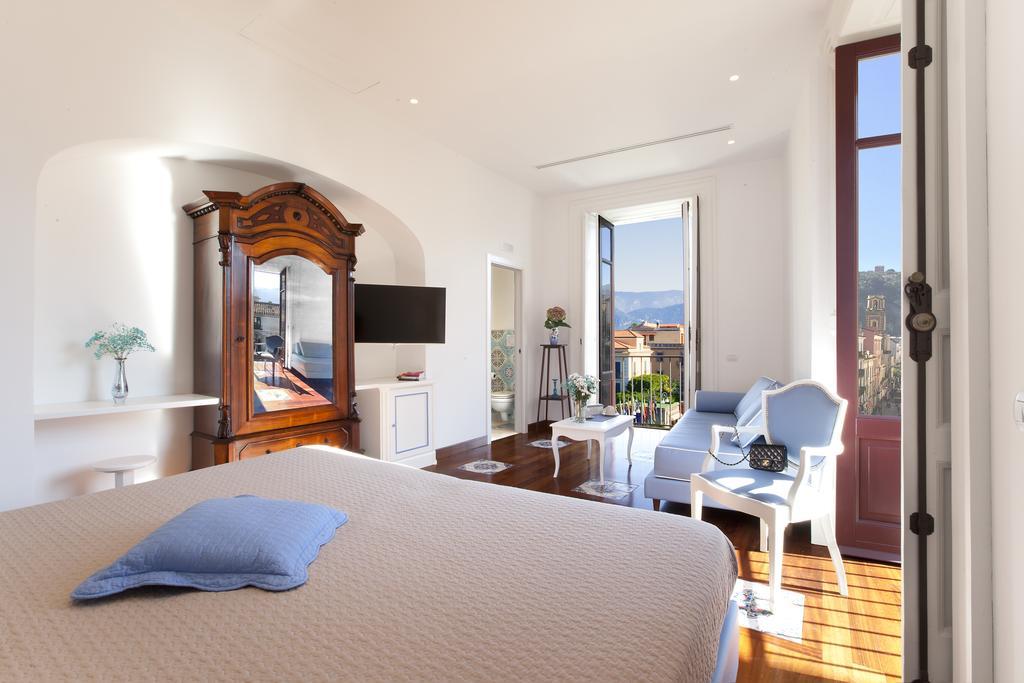 La Casa Dell'orologio - Main Square Guest house Sorrento