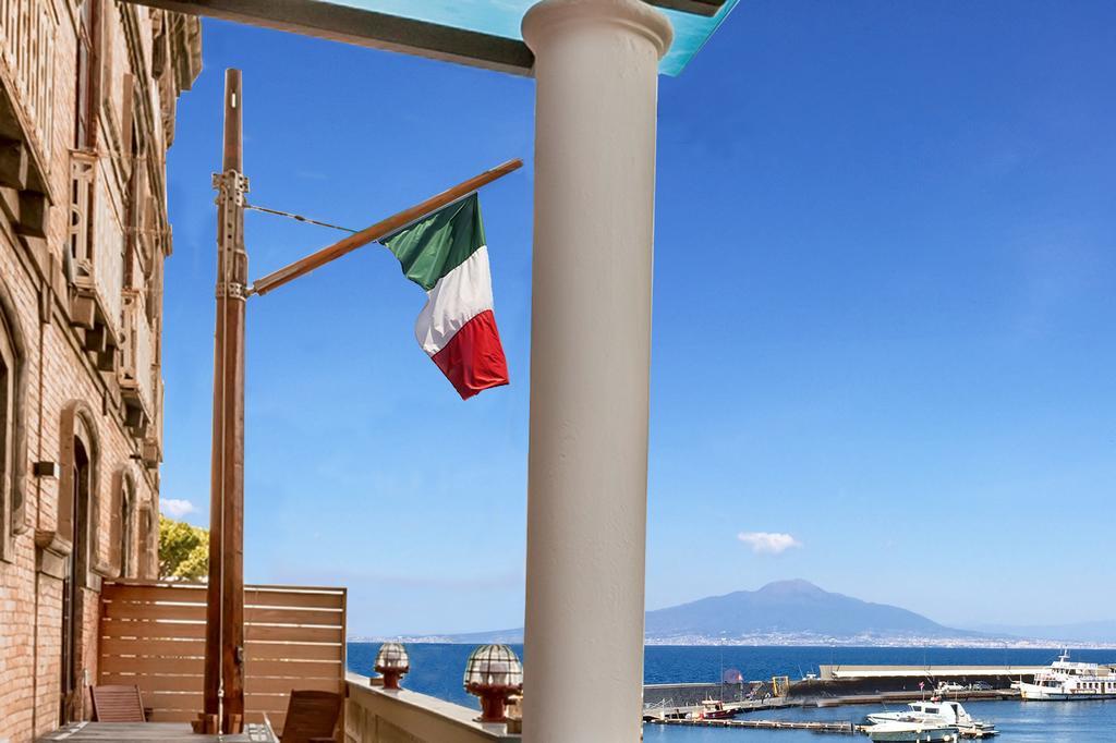 Yacht Club Capo Cervo Suites B&B Sorrento