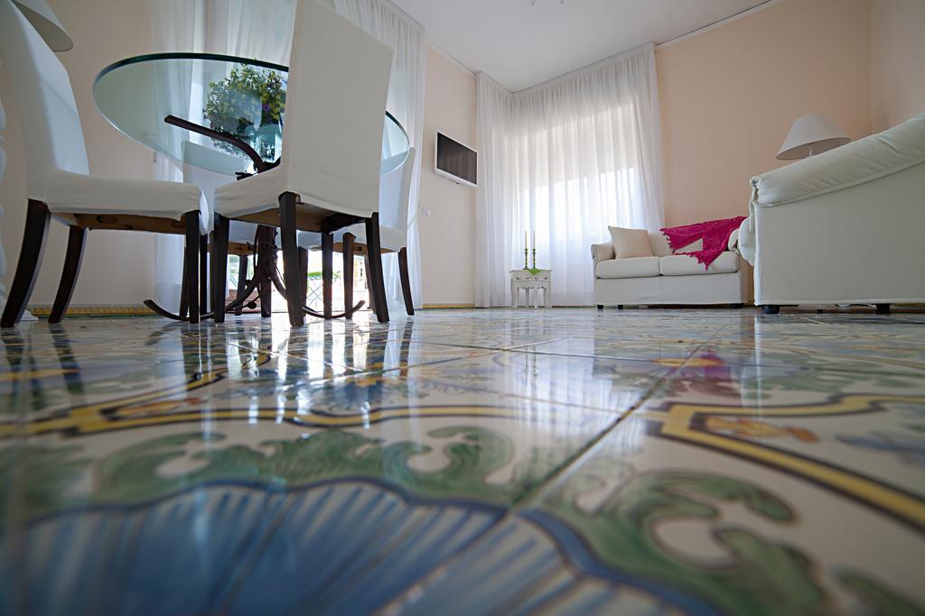 Hermes Apartment *