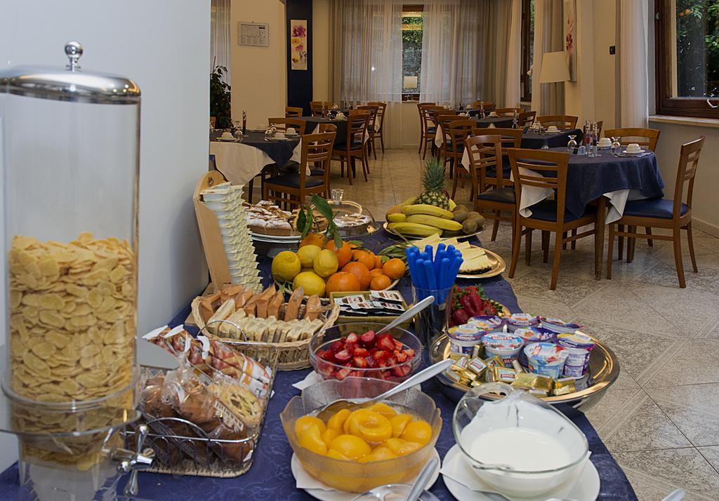 Leone Hotel 3*
