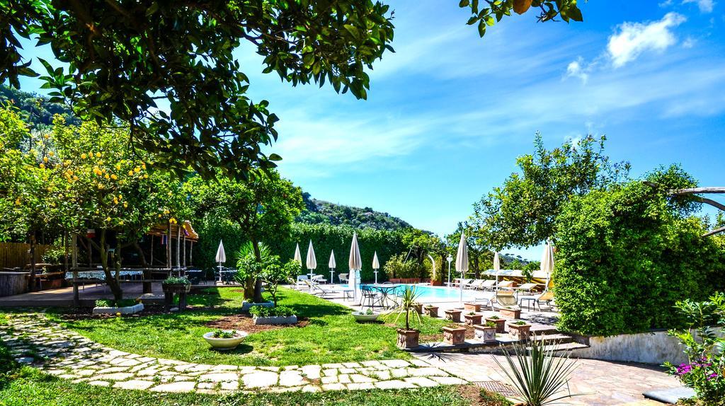 Holiday home Limoneto E