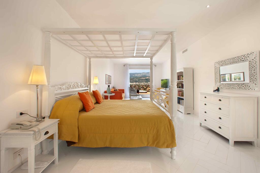 Bristol Hotel 4*