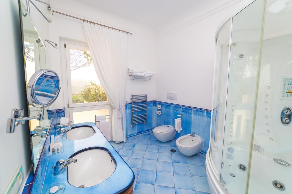 Eliana Hotel