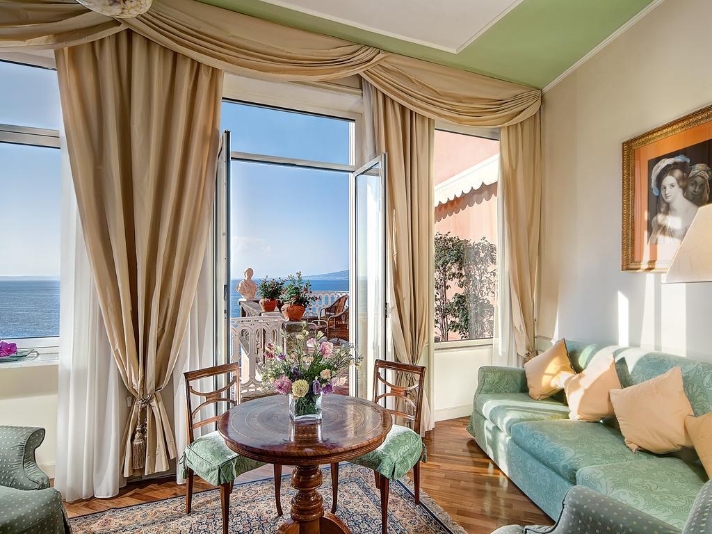 Grand Excelsior Vittoria Hotel