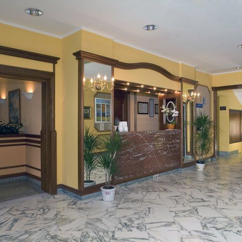 Ascot Hotel