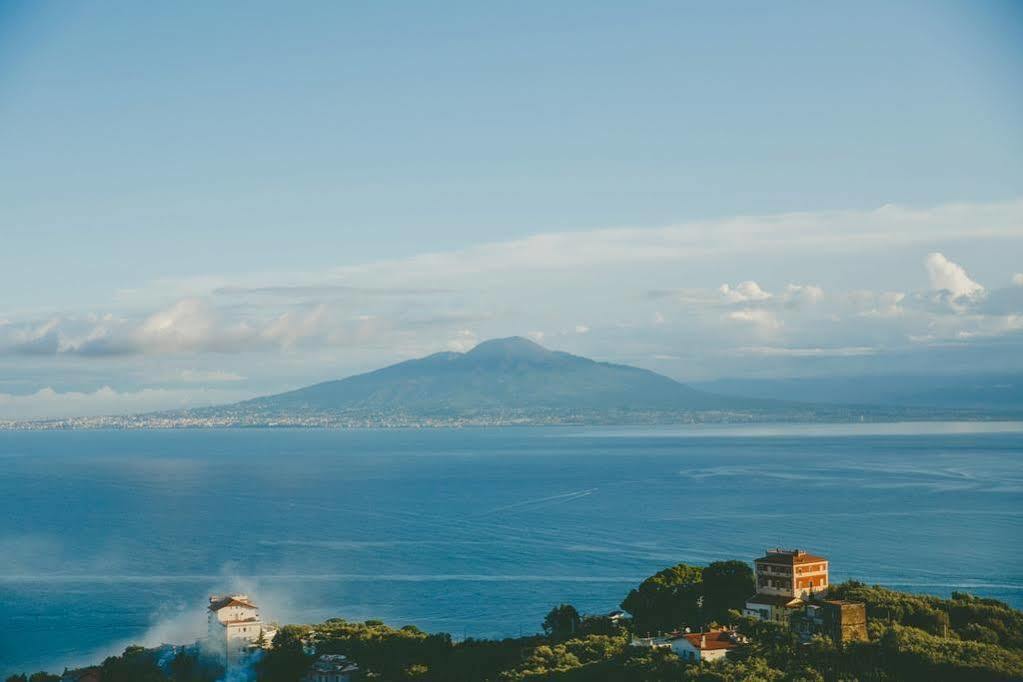 Hotel Eliana 3*