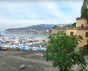 Bed & Breakfast Surriento 3*