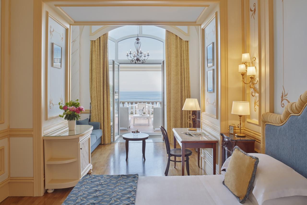 Grand Excelsior Vittoria Hotel 5*