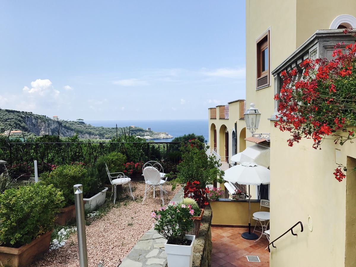 Guest house Faraglioni Di 2*