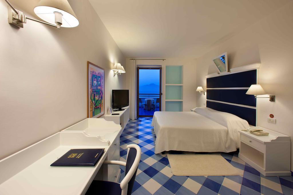 Bristol Hotel 4*