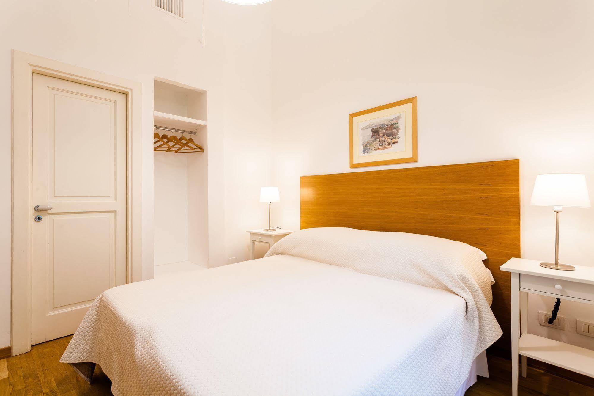 Corso Italia 4*