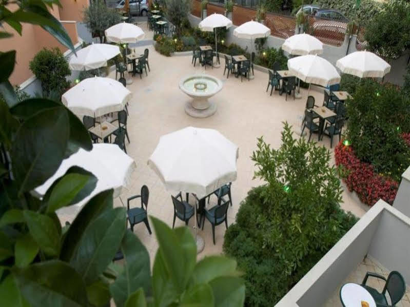 Ascot Hotel