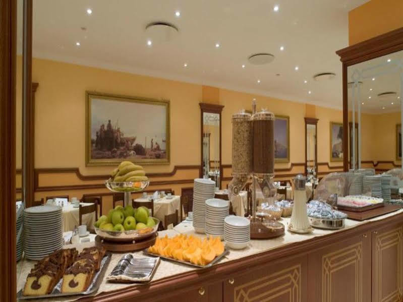Ascot Hotel