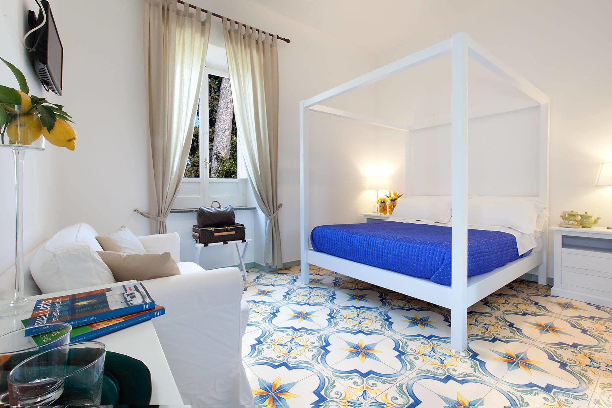 Relais Correale & Garden Acomodação com café da manhã  3*