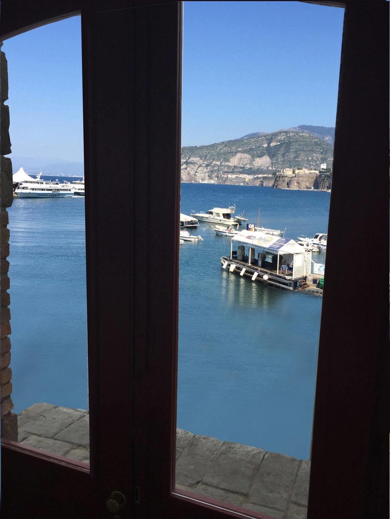 Yacht Club Capo Cervo Suites B&B