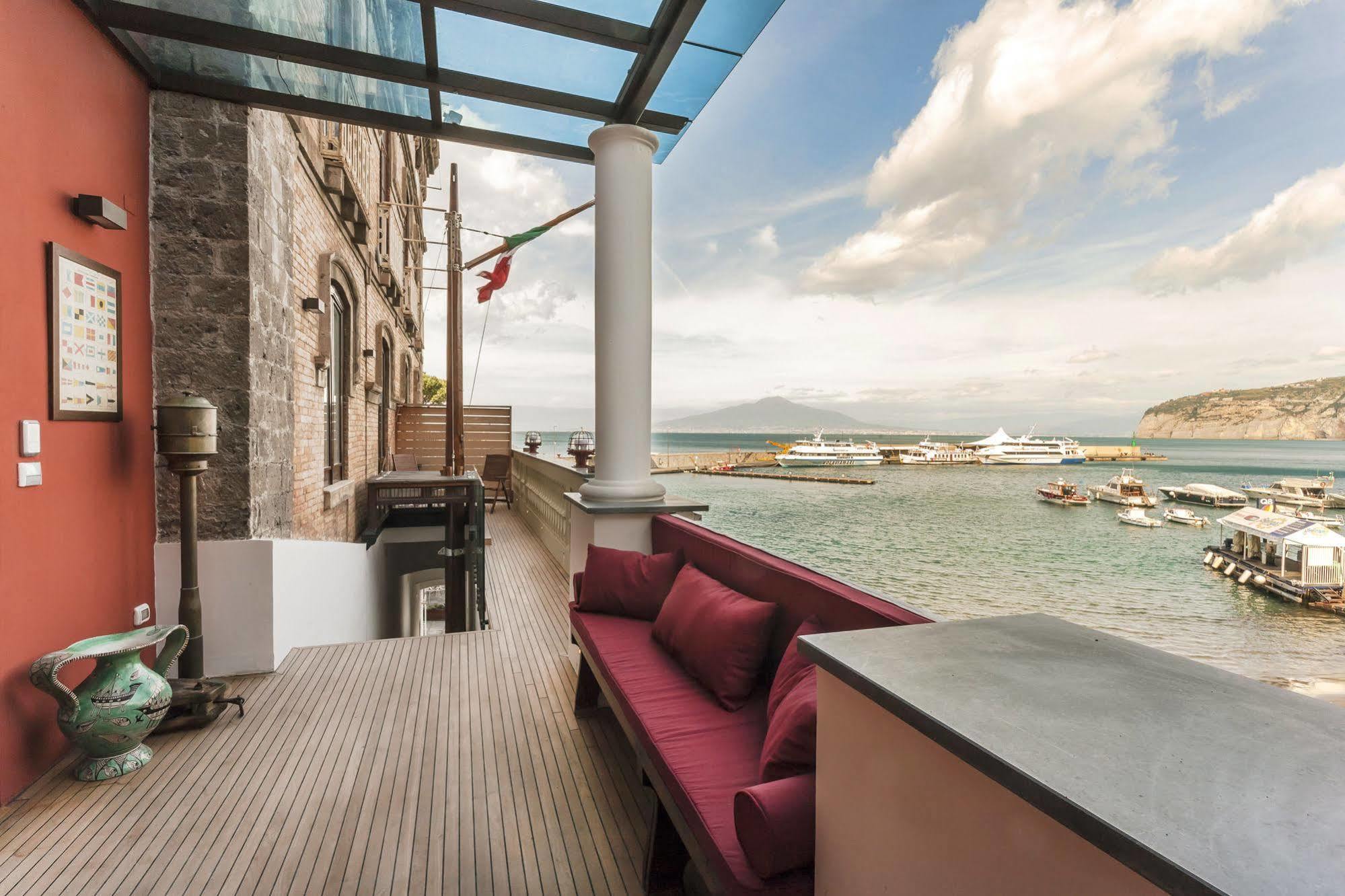 Yacht Club Capo Cervo Suites B&B Bed & Breakfast