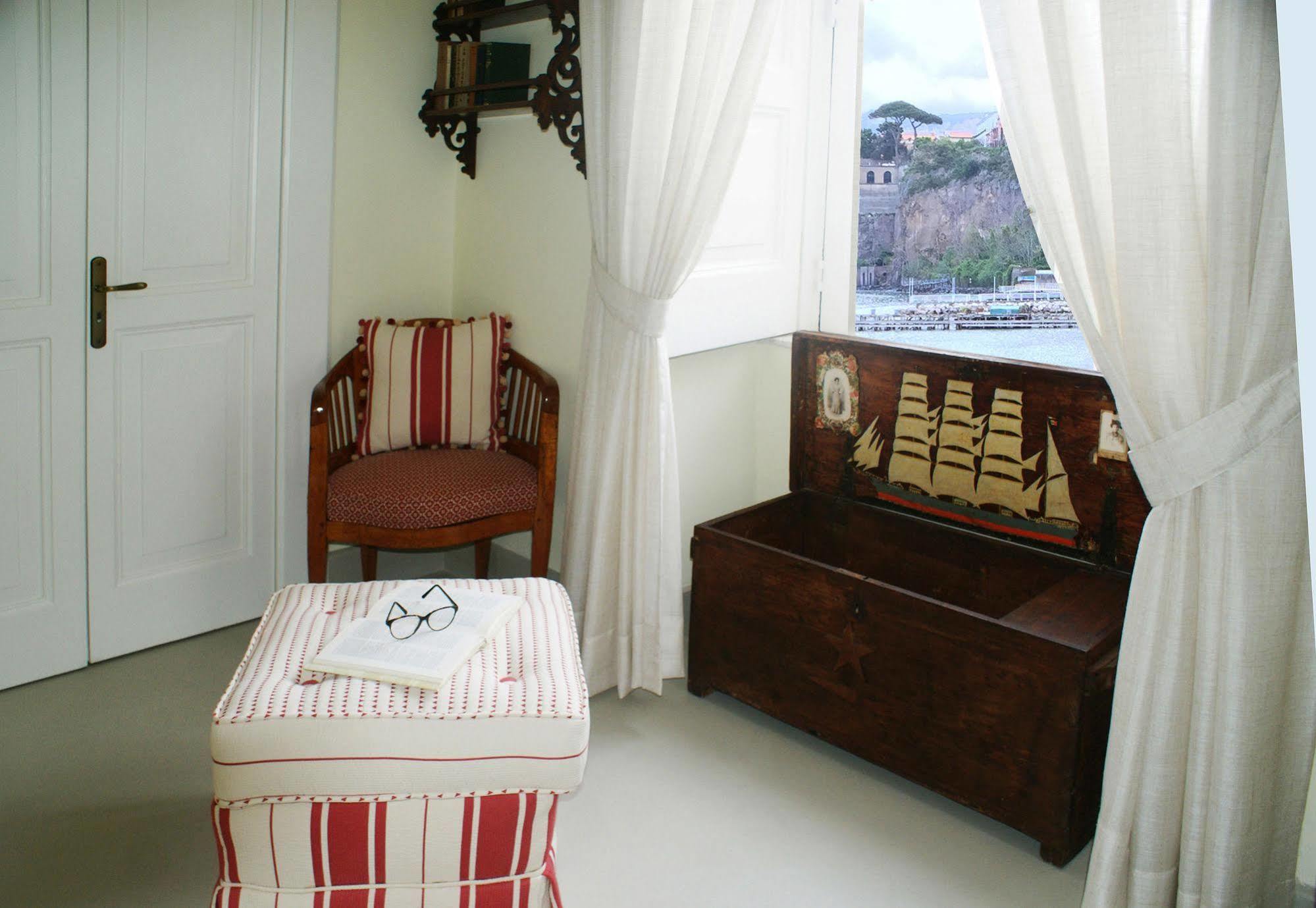 Yacht Club Capo Cervo Suites B&B 3*