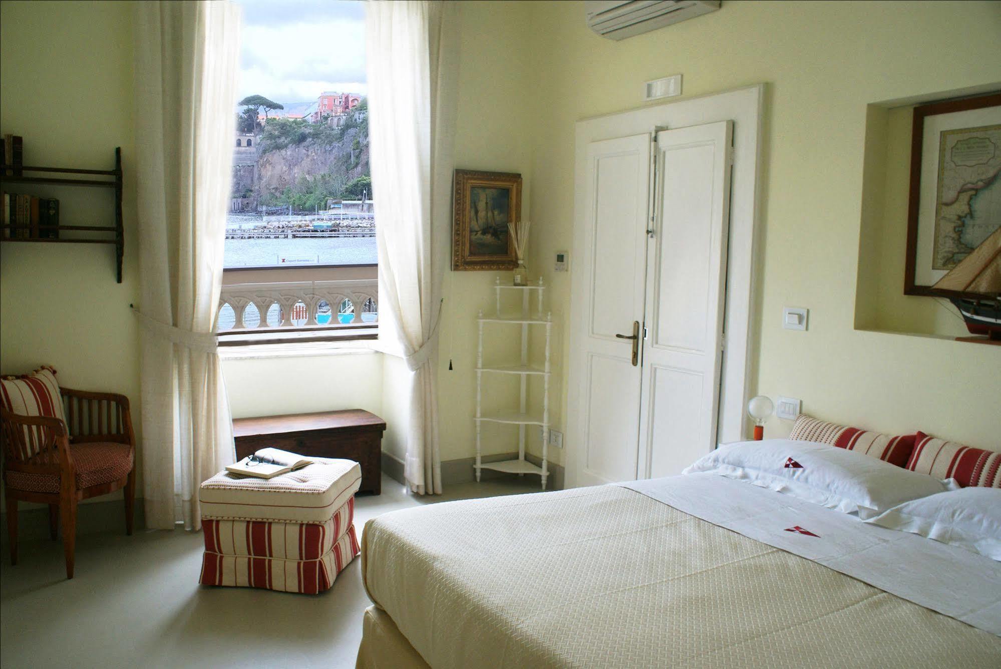 Bed & Breakfast Yacht Club Capo Cervo Suites B&B