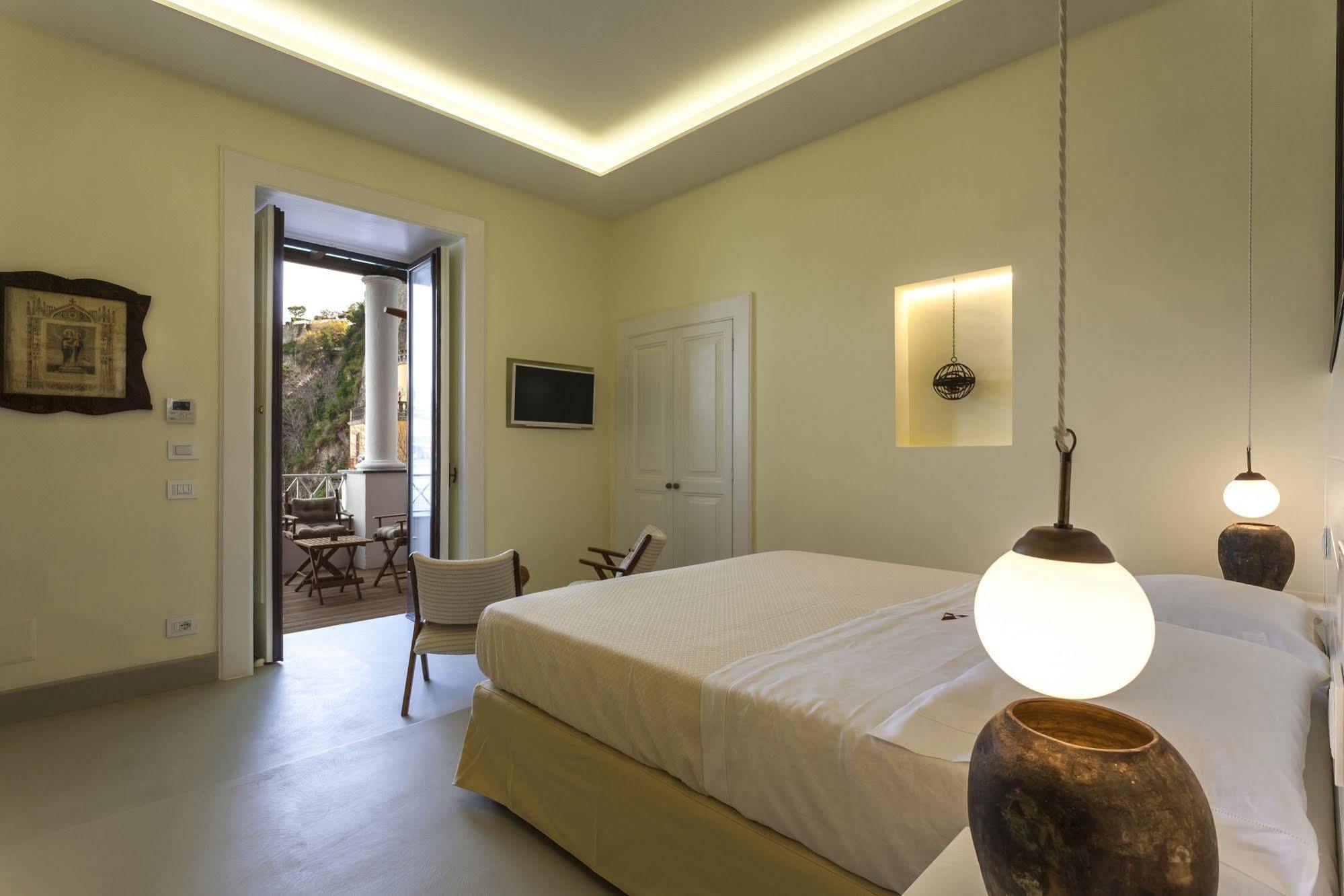 Yacht Club Capo Cervo Suites B&B