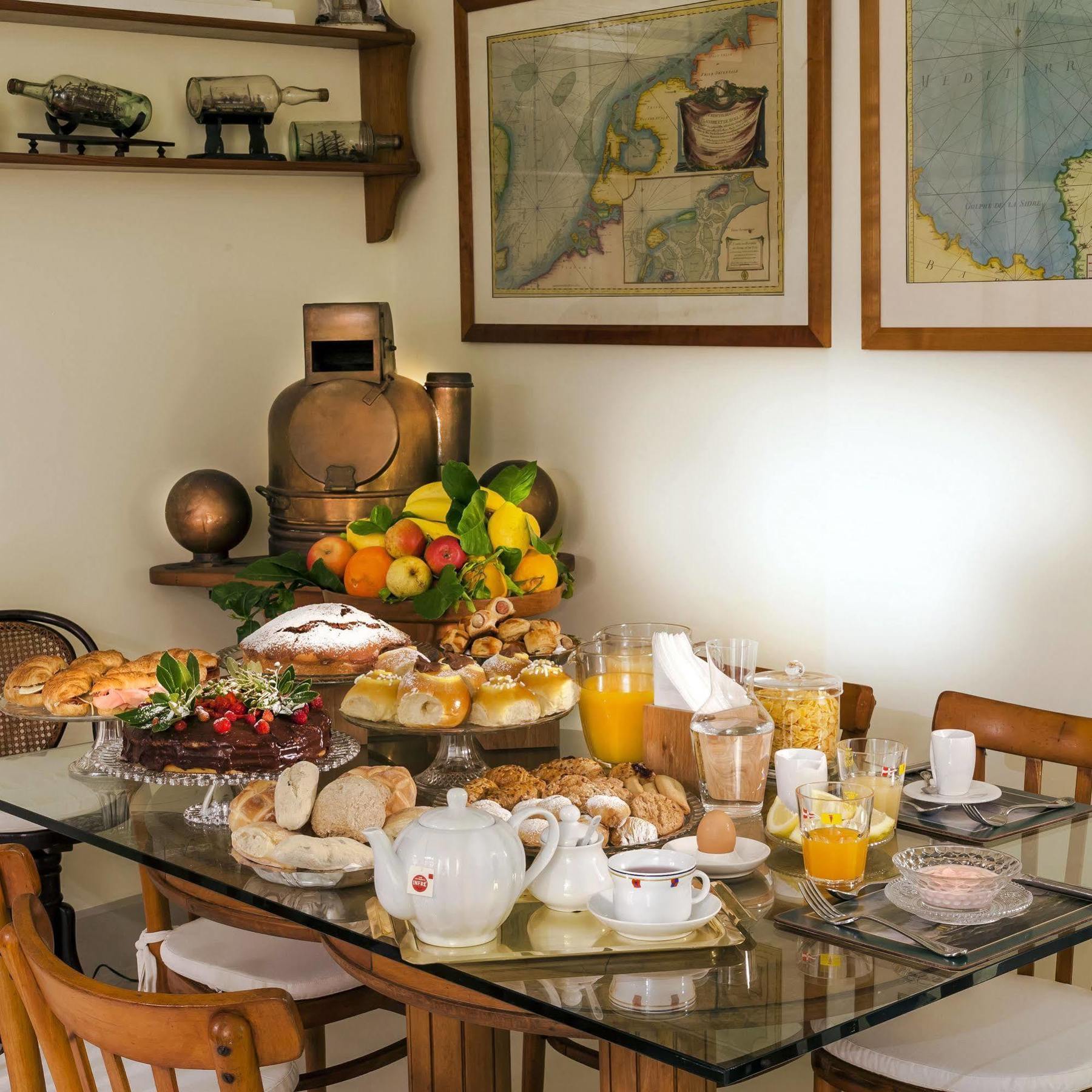 Bed & Breakfast Yacht Club Capo Cervo Suites B&B