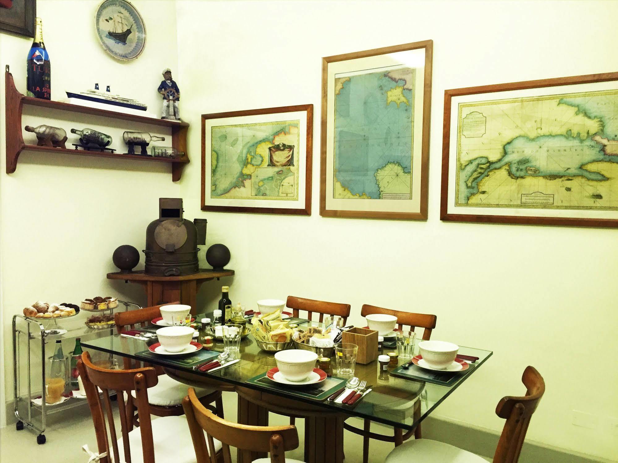 Yacht Club Capo Cervo Suites B&B 3* Sorrento