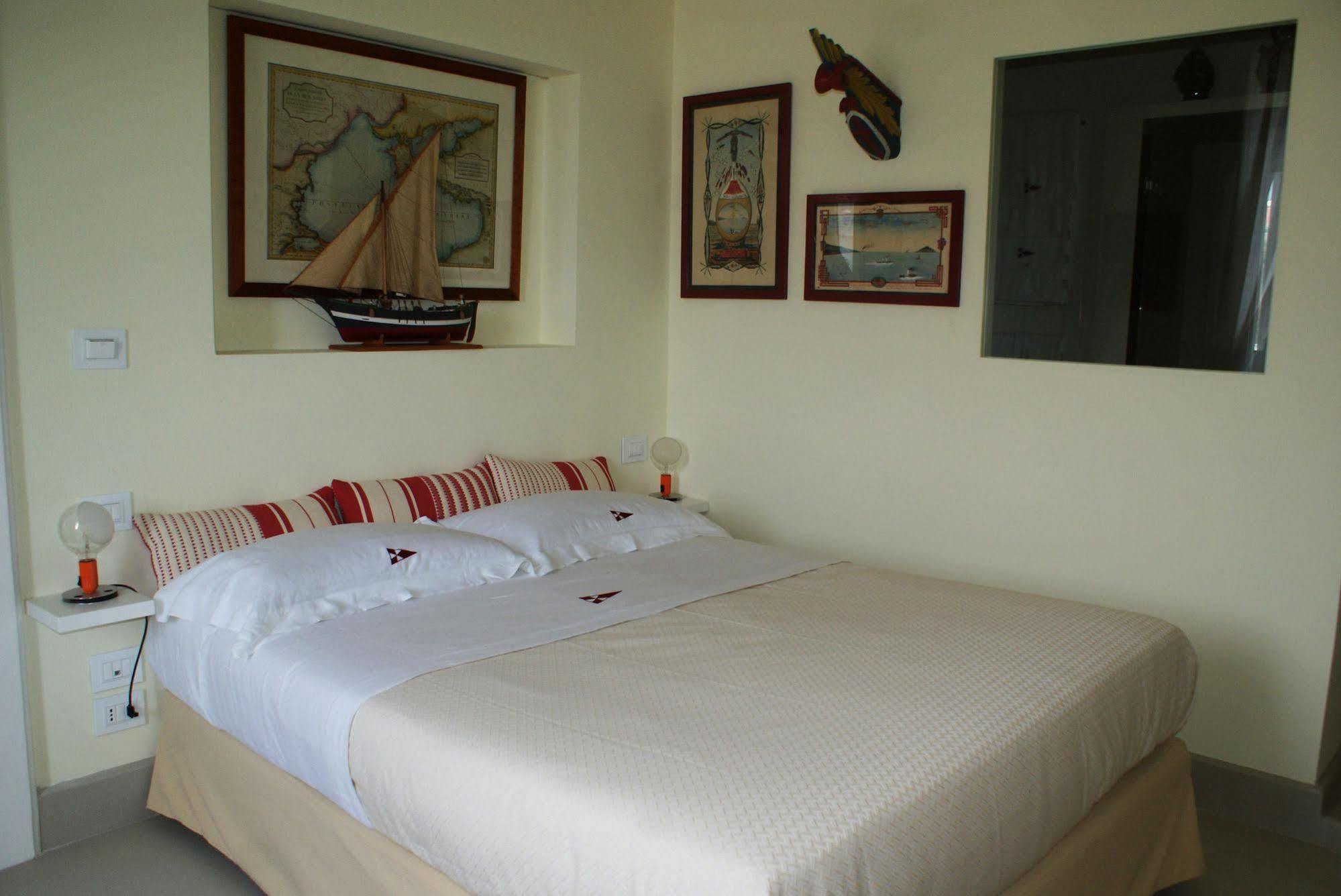 Bed & Breakfast Yacht Club Capo Cervo Suites B&B Sorrento