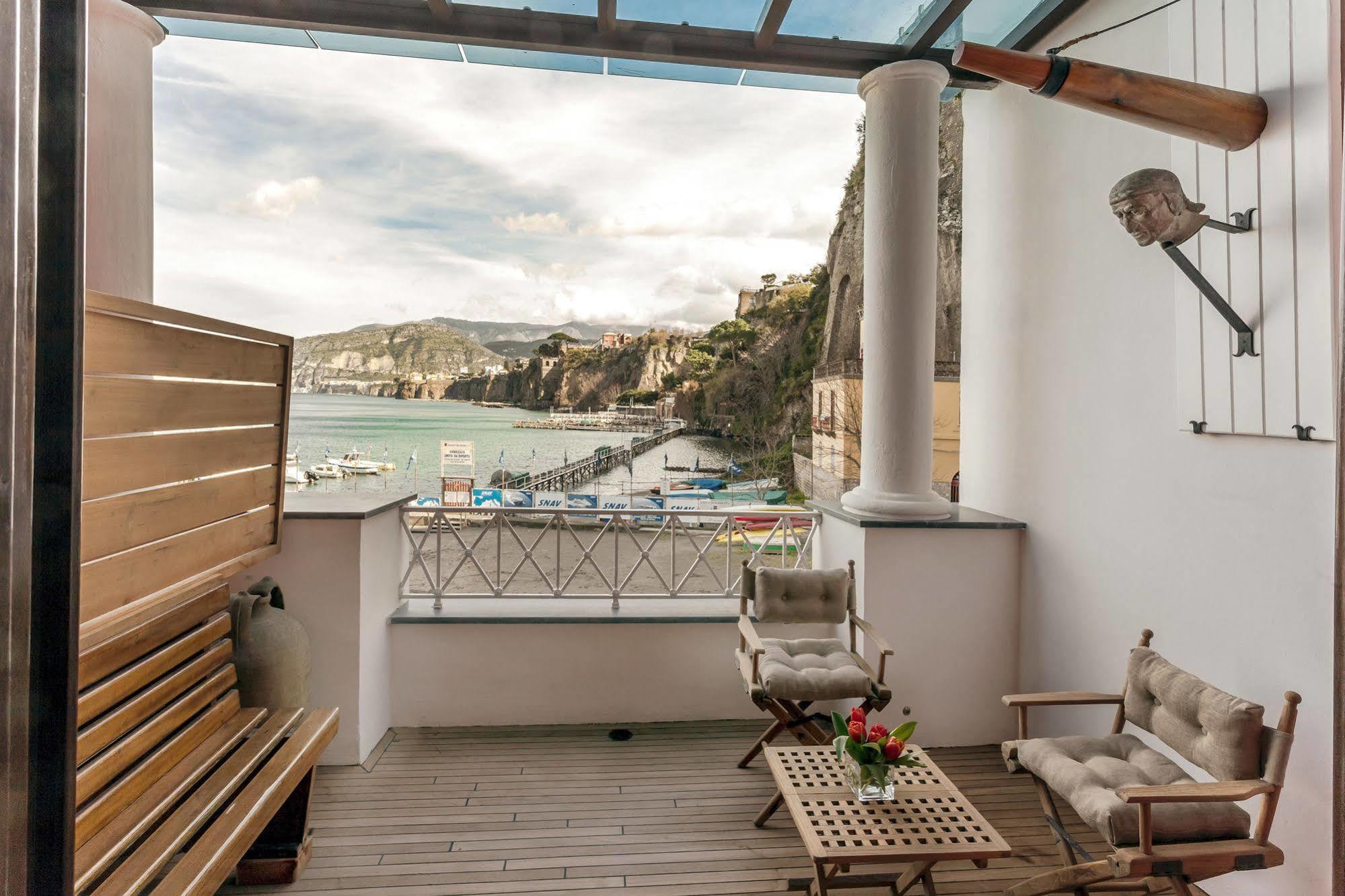 Bed & Breakfast Yacht Club Capo Cervo Suites B&B Sorrento
