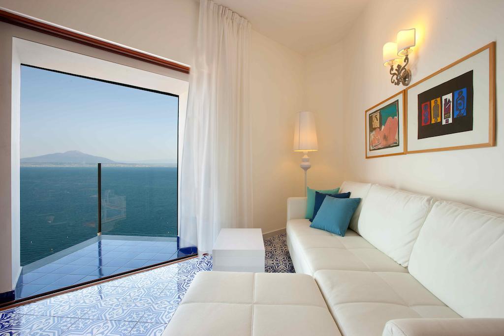 Bristol Hotel 4*