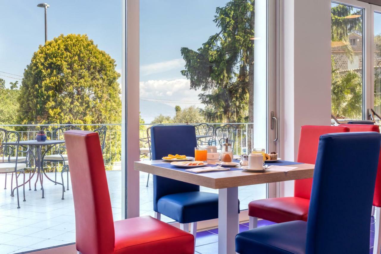 Metropole Hotel 3*