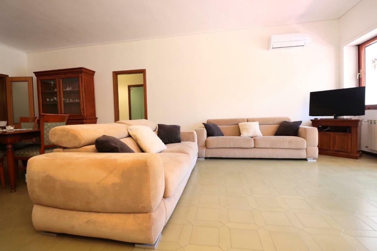 La Terrazza Parco Lauro Apartment