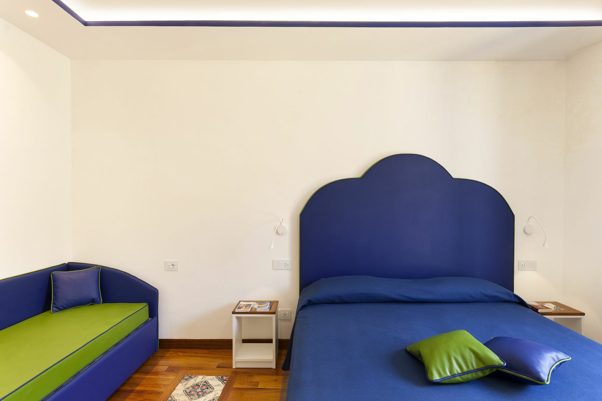 La Casa Dell'orologio - Main Square Guest house