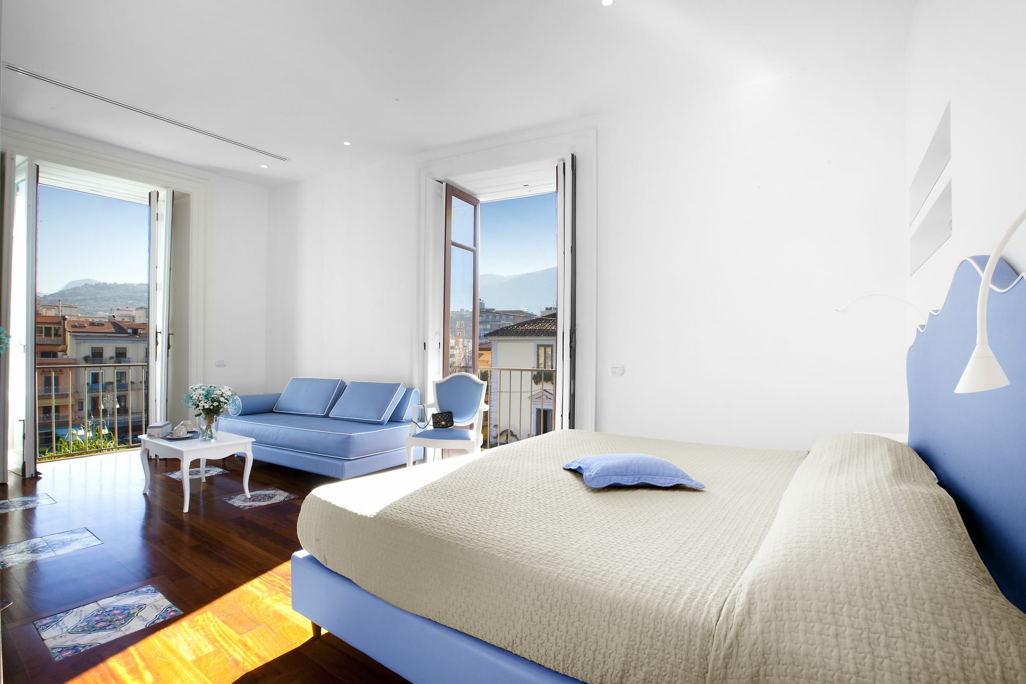 La Casa Dell'orologio - Main Square Guest house Sorrento