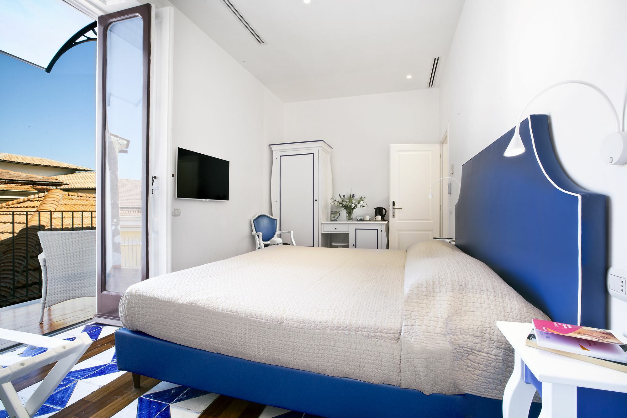 La Casa Dell'orologio - Main Square Guest house Sorrento