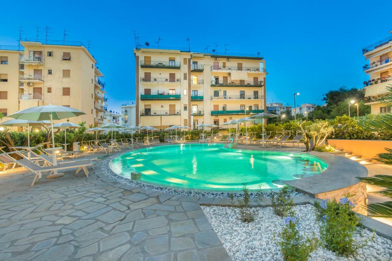 Leone Hotel 3*