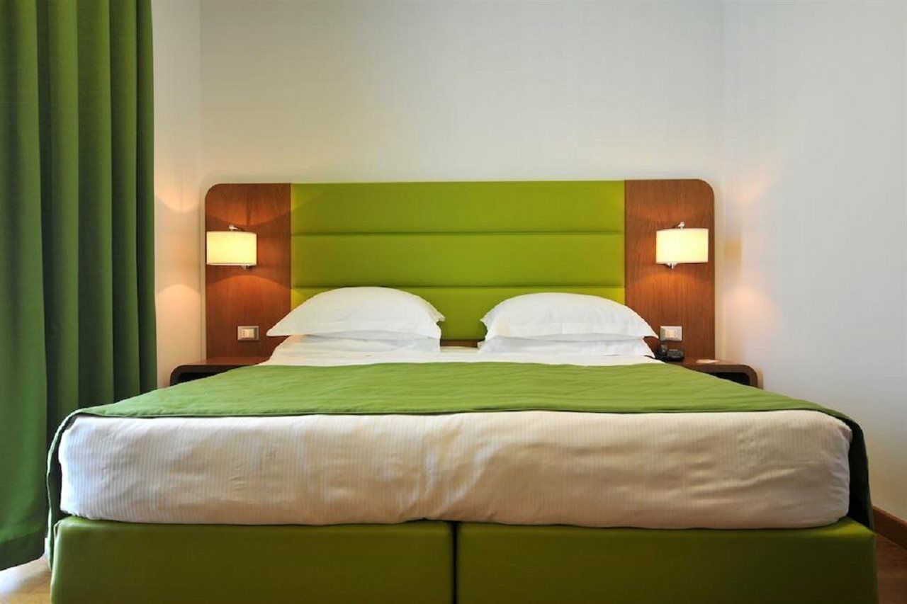 Plaza 4* Sorrento