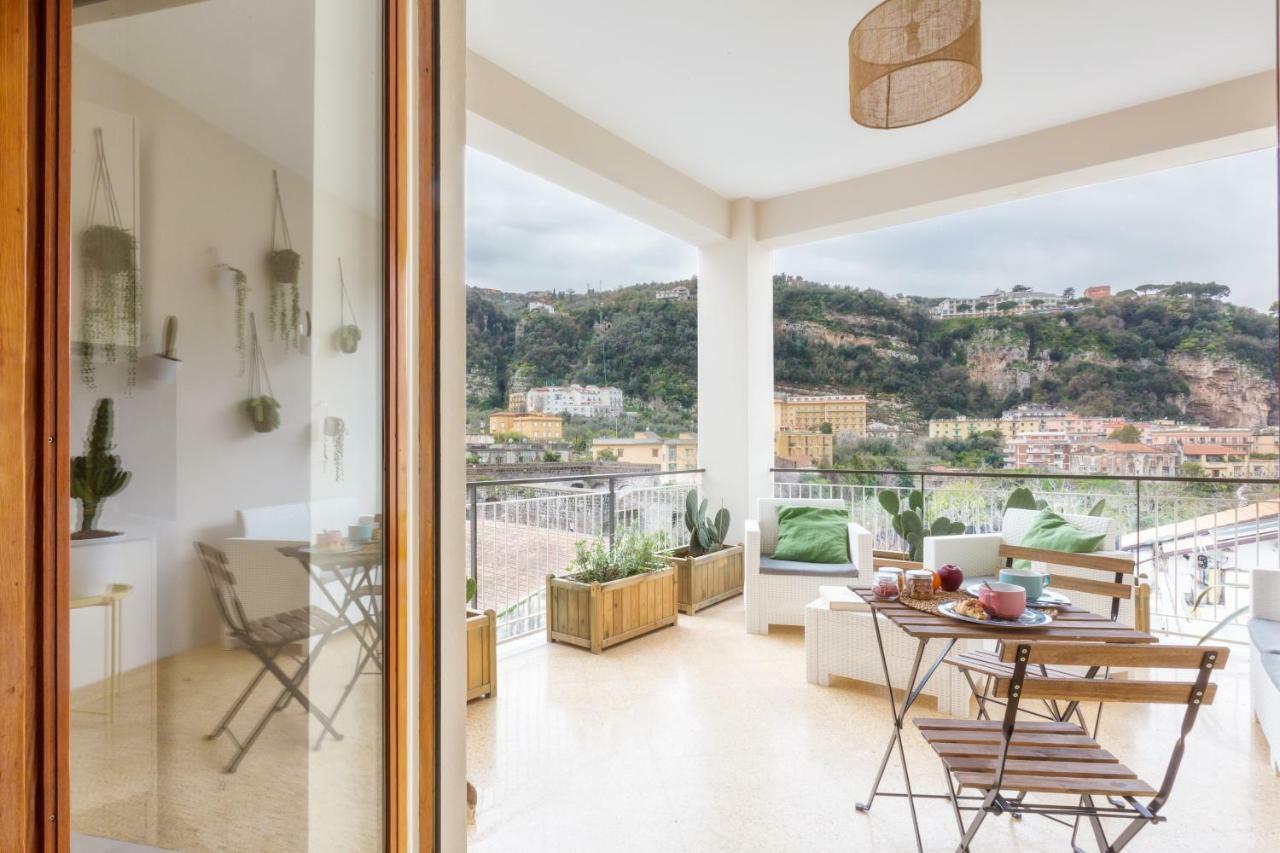 Guest house Sorrentovibes - Luxury Four Bedroom Home With Amazing Terraces In Sorrento 2*