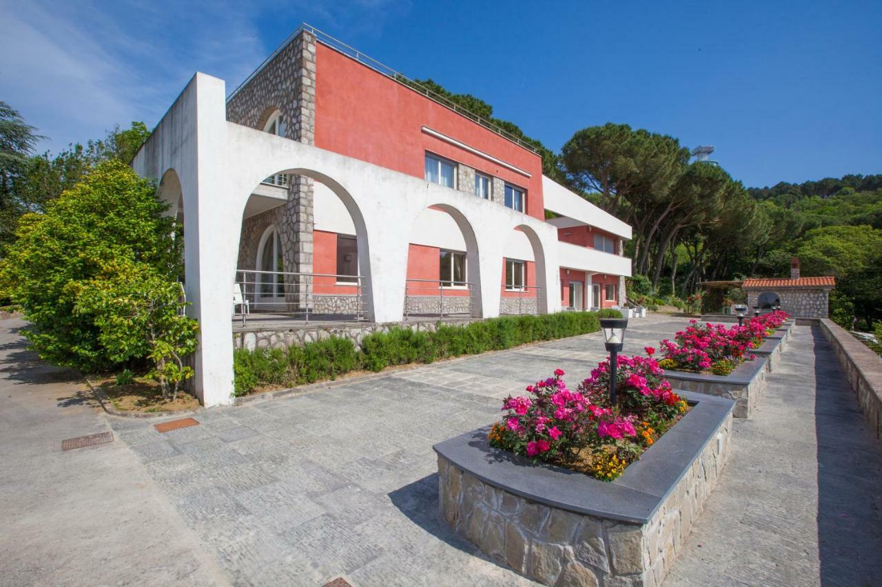 Mambrini Villa *