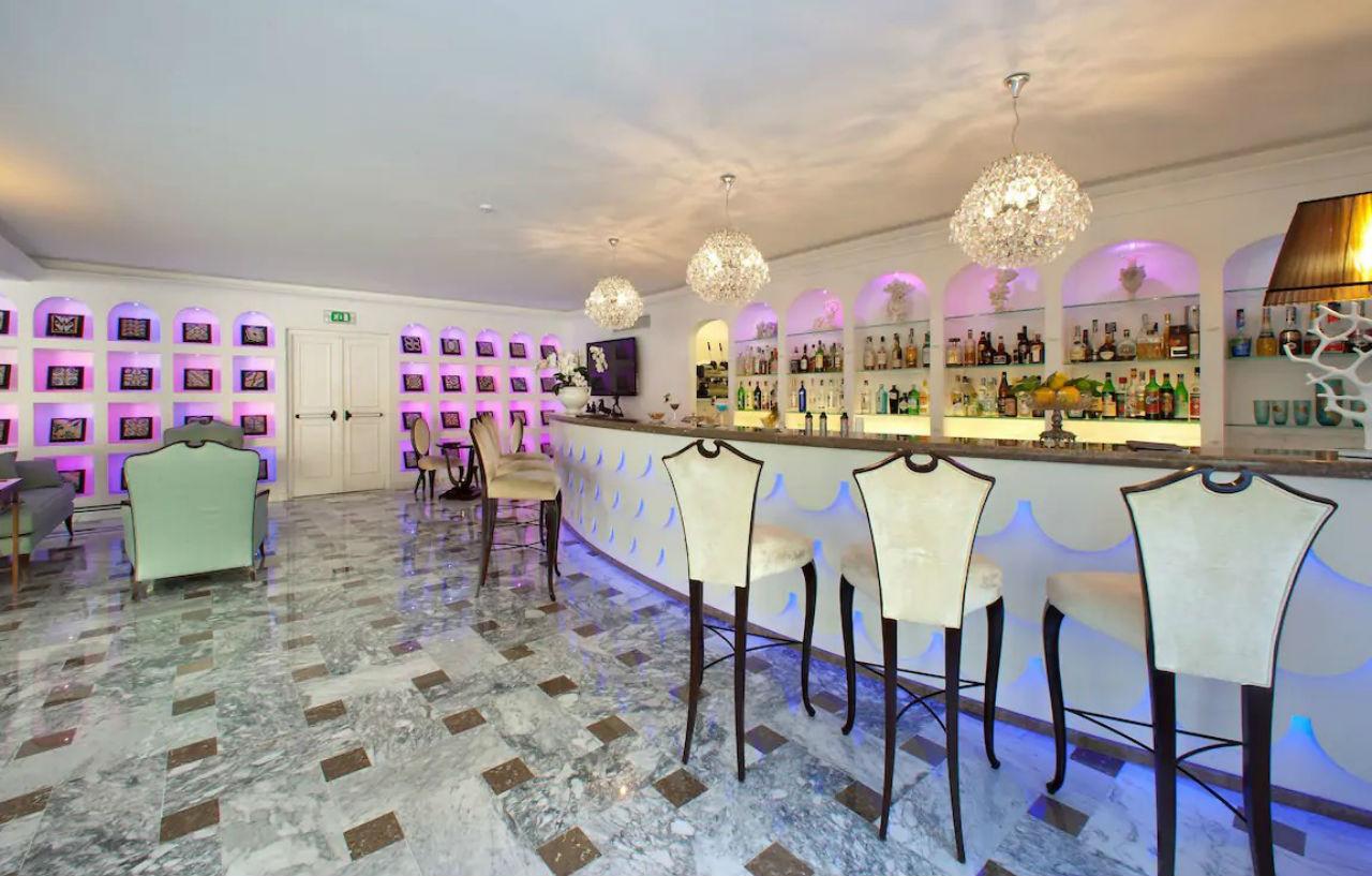 Grand La Favorita Hotel