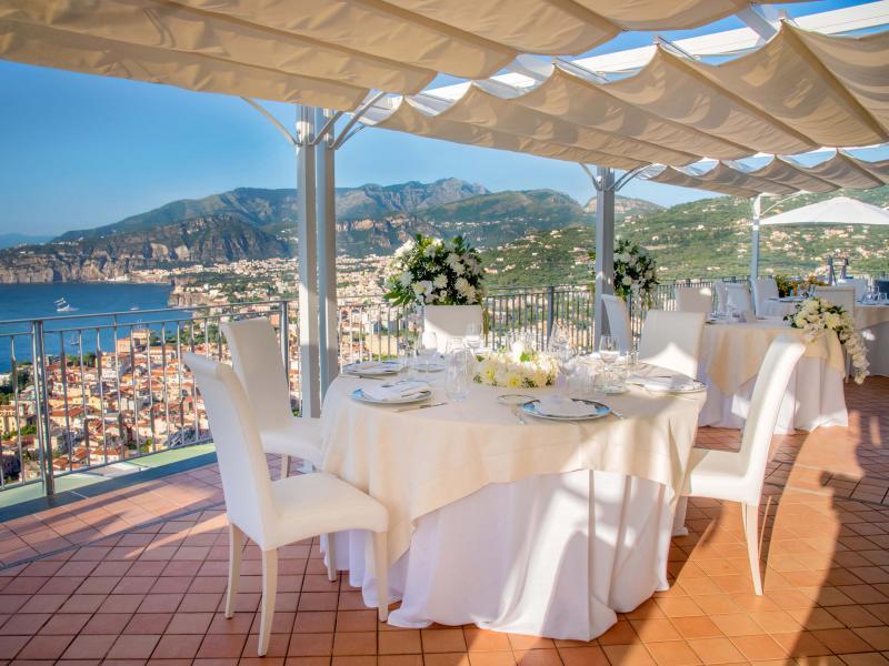 Grand President Hotel 4*