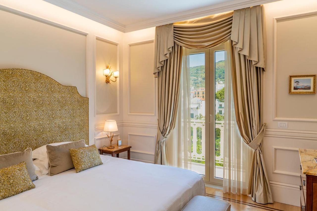 Grand Excelsior Vittoria Hotel
