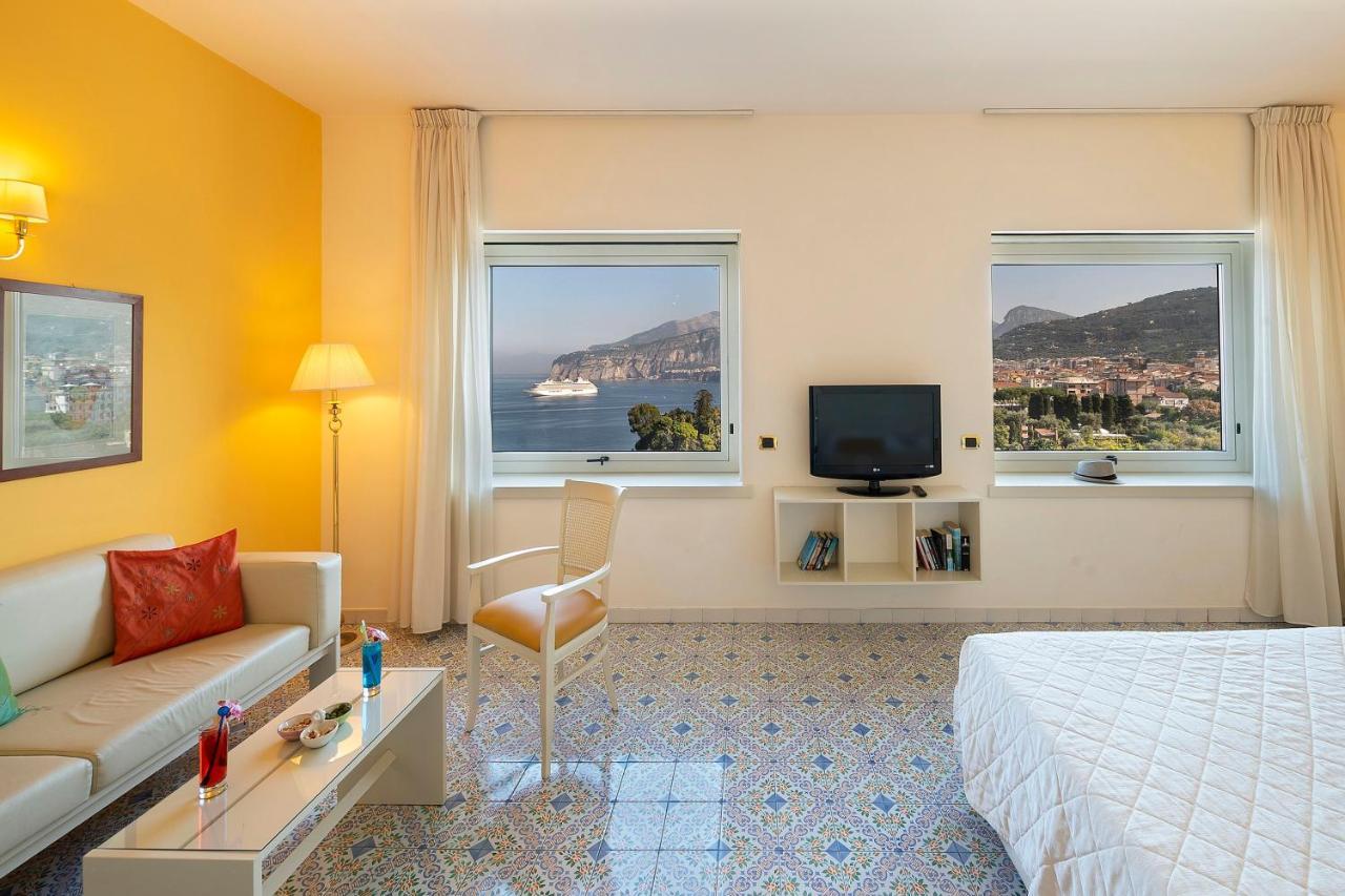 Bristol Hotel 4*